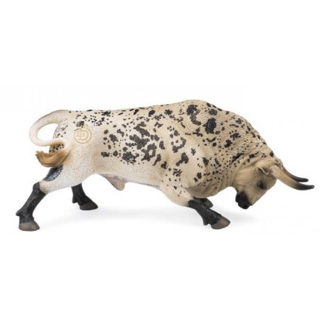 TORO BRAVO ENSABANADO EMBISTIENDO