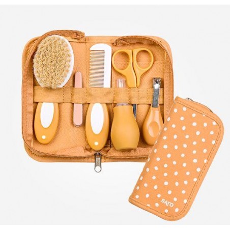 SARO NECESER ASEO PARA BEBE MOSTAZA